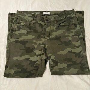 Women’s Sonoma midrise camo print skinny jeans, size 14